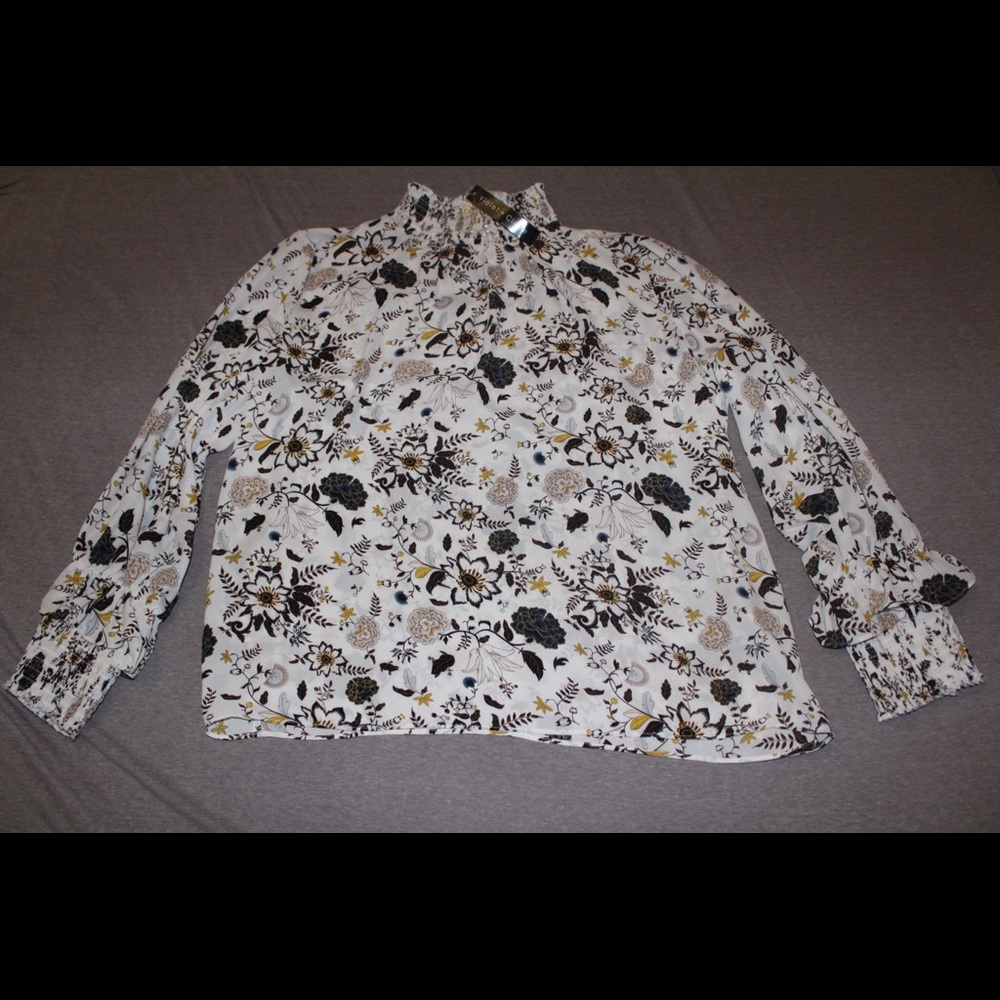 Violet + Claire Women's White Floral Blouse